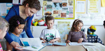 Kids reading in a classroom